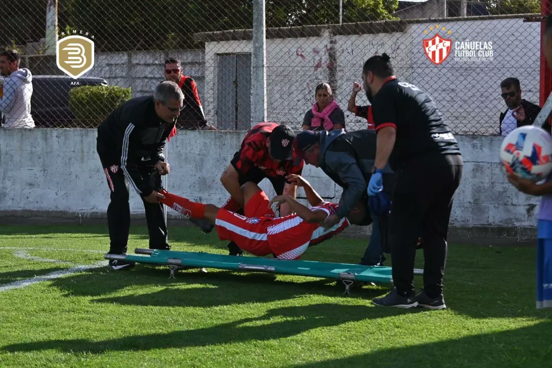 CFC1911's tweet photo. Kirchner de la Cuenta Alta del Matanza y Riachuelo con el tratamiento de dolor vía suero y luego será dado de alta.
El doctor @mariomatrelo confirmó la gravedad:"Deberá tener un reposo absoluto, no es una lesión operable sino de tratamiento para atenuar el dolor y que la apófisis https://t.co/MlWPxktifx