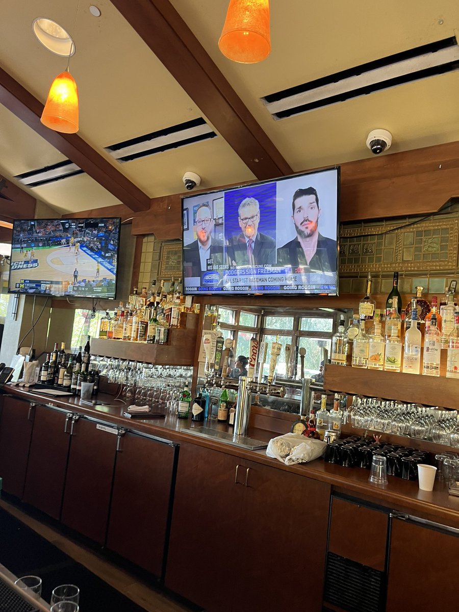 timcates's tweet photo. Hey I know that guy on the left…next to @FredNBCLA and @TheJonasKnox
#GoingRoggin is on right now on @NBCLA https://t.co/Widv9NXMkI