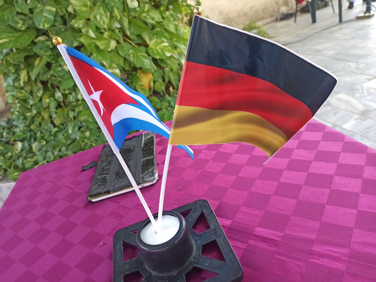 FEUUJMO's tweet photo. La Universidad Jesús Montané Oropesa recibe a los estudiantes del Proyecto Tamara Bunke , procedentes de Alemania en el ICAP @licea_mojena @FEUUJMO @uij_jmo https://t.co/Yp9jOy9OBr
