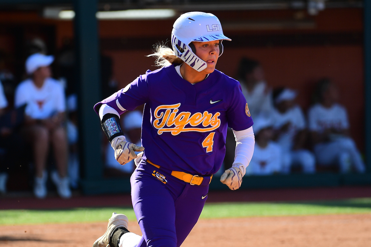 LSUsoftball's tweet photo. 💥 Out of There!

Redoutey hits her second home run this season and gives the Tigers a 4-0 lead. https://t.co/XsfrLt5F2s