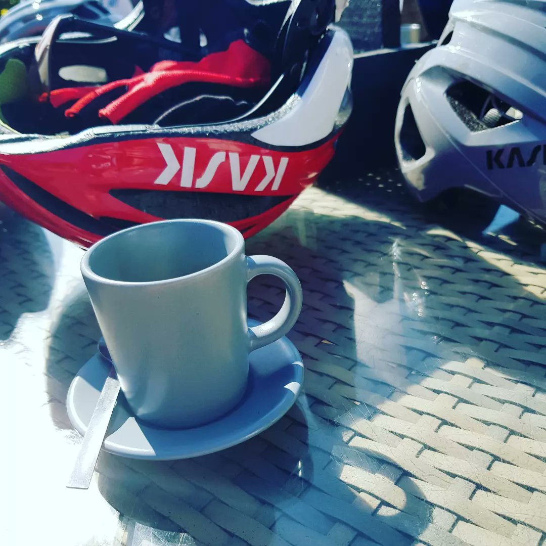 Ibby_tri's tweet photo. Blue skies, quiet roads, care stop, espresso with toast & jam and great company. Awesome days ride today, couldn't have asked for better π
#getoutside #northyorkshire #outsideisfree #cyclinglife #weareorbea #orbeaorca #orbeaorcaomx #wahoo #cyclist #whereweride #onyourbike https://t.co/rb3fXNty25