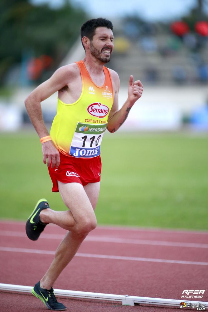 atletismoRFEA's tweet photo. No nos olvidamos de la ruta 🙏🏻

Hoy en el 10 km Villa de Laredo han dado un vuelco los rankings 🇪🇸

@Charlieatle 27:53 (3° historia)
@perez_chiki 27:56 (5° historia)
@mariomola 28:44 (=18° historia)

🥇 @MaitaneMelero 32:39 (7a historia)
🥉 Ester Navarrete 32:40 (8a historia) https://t.co/IkMx8cUEH6