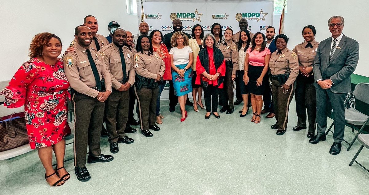 EN_Elena's tweet photo. “A mentor walks alongside of you to show you what you can do” #policeturnaroundprogram #mdpd #mdjsd #mentoring @mdjsd @MDPDmedia https://t.co/RTSyF70jT1