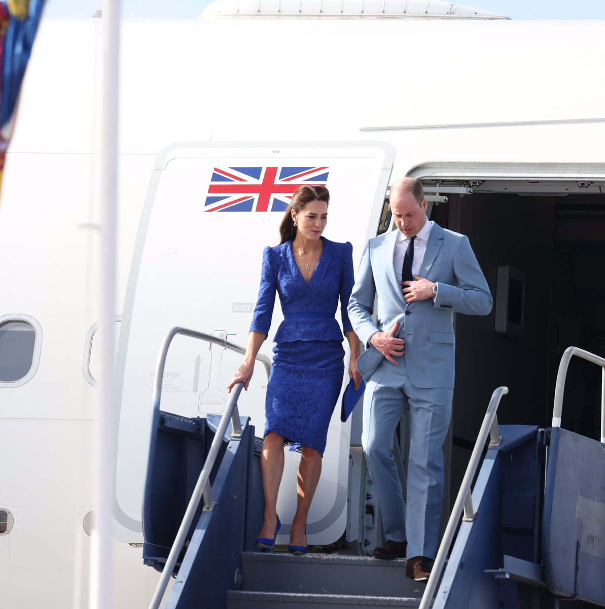 RT @RoyalReporter: Kate is wearing a blue Jenny Packham dress. Pic by @ianvogler https://t.co/1lgd2tYgIt