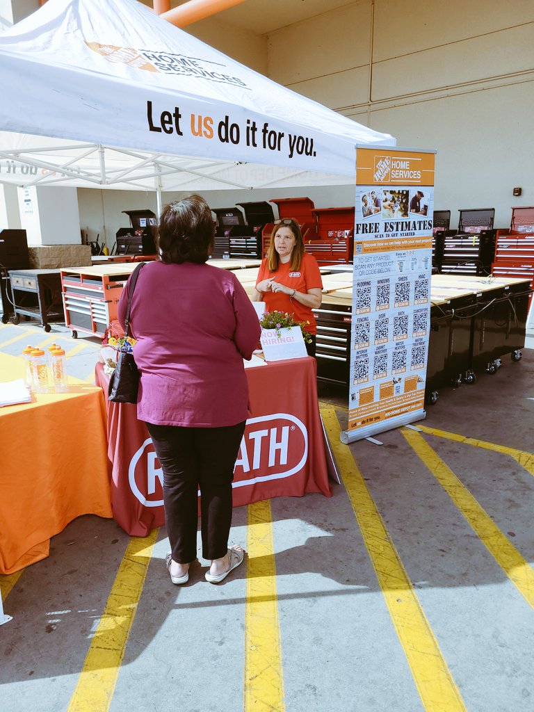 JakeFromDaDepot's tweet photo. Awesome Saturday event today pushin Pro Extra and ReBath! Love strengthening great partnerships with our service providers. They are greatly appreciated! 🧡🧡🧡 @ReBath @ReBath_Remodel #proextra https://t.co/qWWlK5hbG4