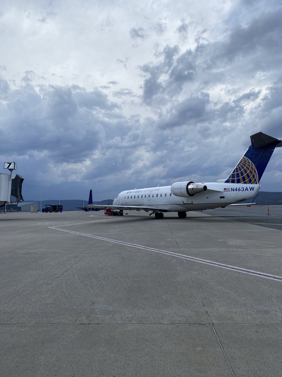 stephenesAVP's tweet photo. Getting out of here before we get wet! @airwisconsin #UGEAVP https://t.co/7tib2j2nLS