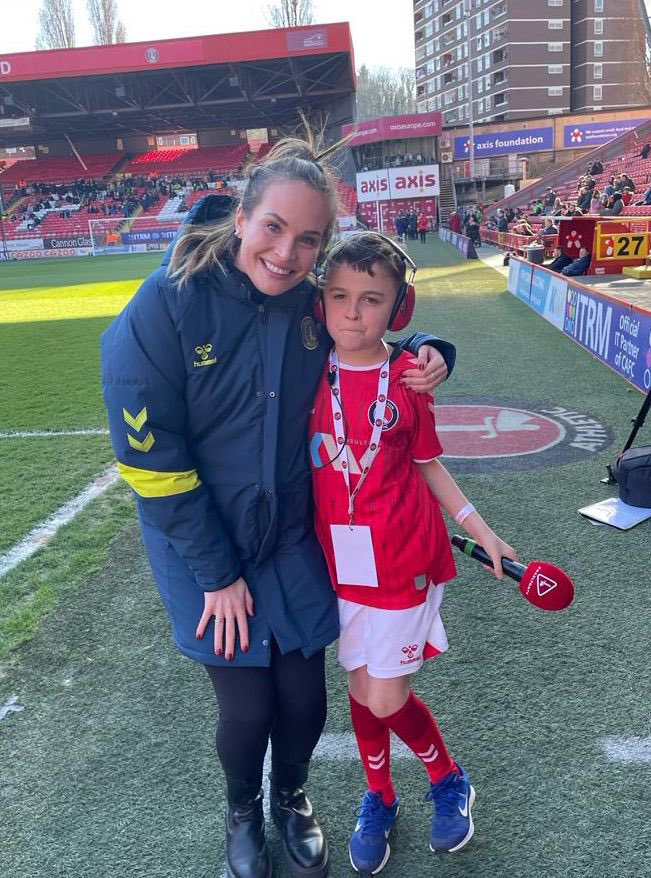 nickiksmith2's tweet photo. Thank you @CharlotteR_22, you made Jake’s day. He was so excited to meet you and have an interview @CAFCofficial https://t.co/WCBfIxHTLZ