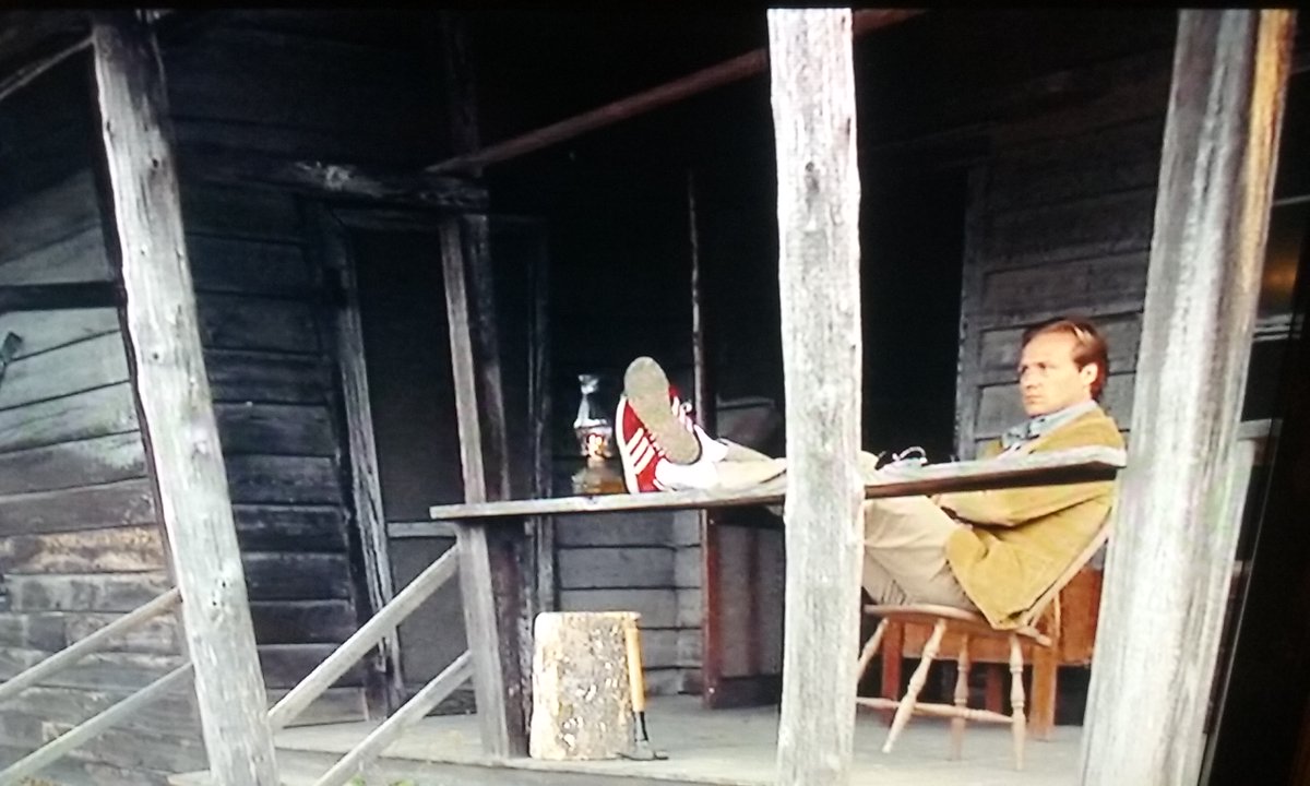 MadamSarcastra's tweet photo. Wednesday evening, I began the #HurtFest 📀
Pulled all the #movies I own that feature #WilliamHurt 💙 #RIPWilliamHurt
#TheBigChill ('83) https://t.co/JLQHMD1url