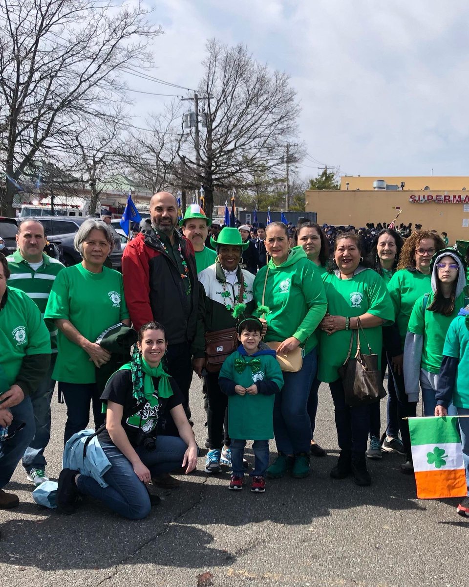 mjprescod's tweet image. Brentwood St. Patrick’s Day Parade 🍀 #brentwoodny Robert Feliciano and Paula Moore for the Brentwood Board of Education this May 17, 2022. #bufsd