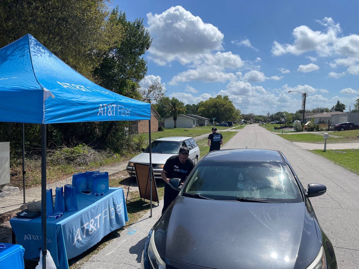 The G-UNIT was definitely OUTSIDE #FiberFlexing today! 3 events to let our customers know about our amazing Fiber products! Thank you  <a href="/zizigomez/">Zizi Gomez</a> for your help! <a href="/reynaolivo1/">Reyna Olivo</a> <a href="/One_FLA/">OneFLA</a> <a href="/jrluna11/">JR Luna</a>