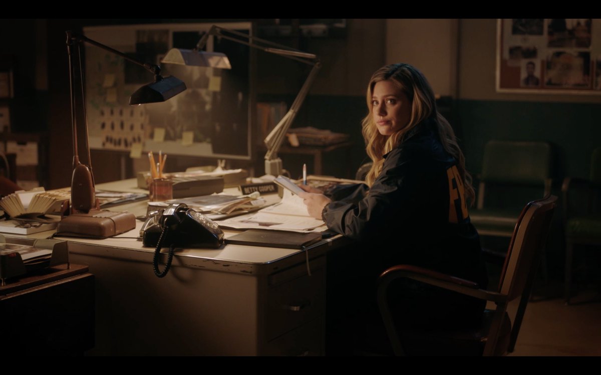 RiverdaleWriter's tweet photo. So... What do we think of this #Barchie team-up? 🔪 https://t.co/rqnE83Mu9q