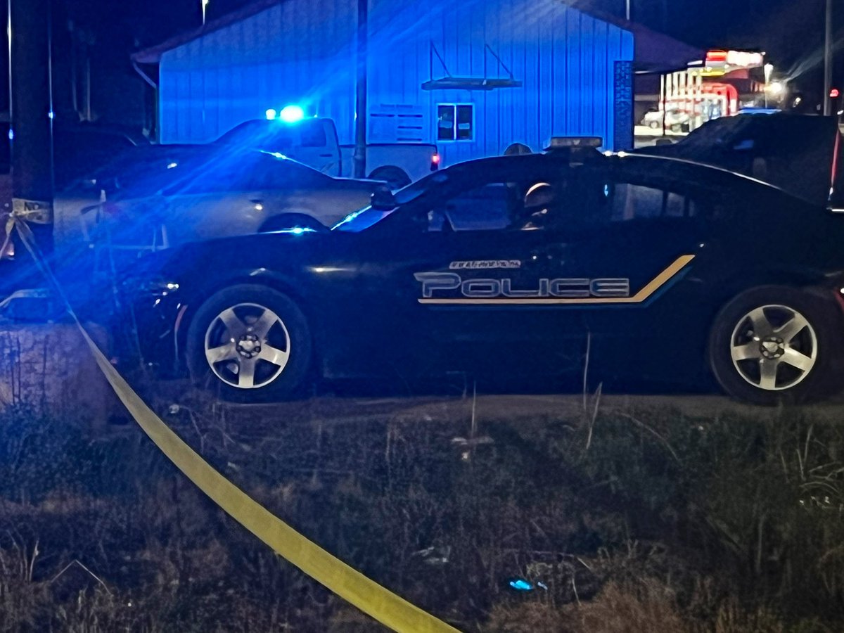 BREAKING: Dumas Police Chief confirms the number of people shot has gone up to 20 with one dead.

He says they are looking into the possibility of multiple shooters and have one person of interest already in custody #ARNews