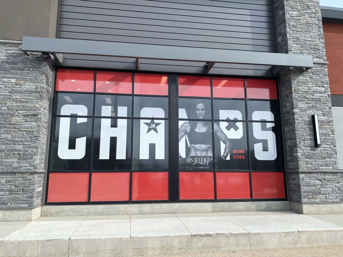 Thank you to the team <a href="/CowanGraphics/">Cowan Graphics Inc.</a> this exterior installation at our new location in Chappelle looks fantastic! 🥊
#yegbusiness