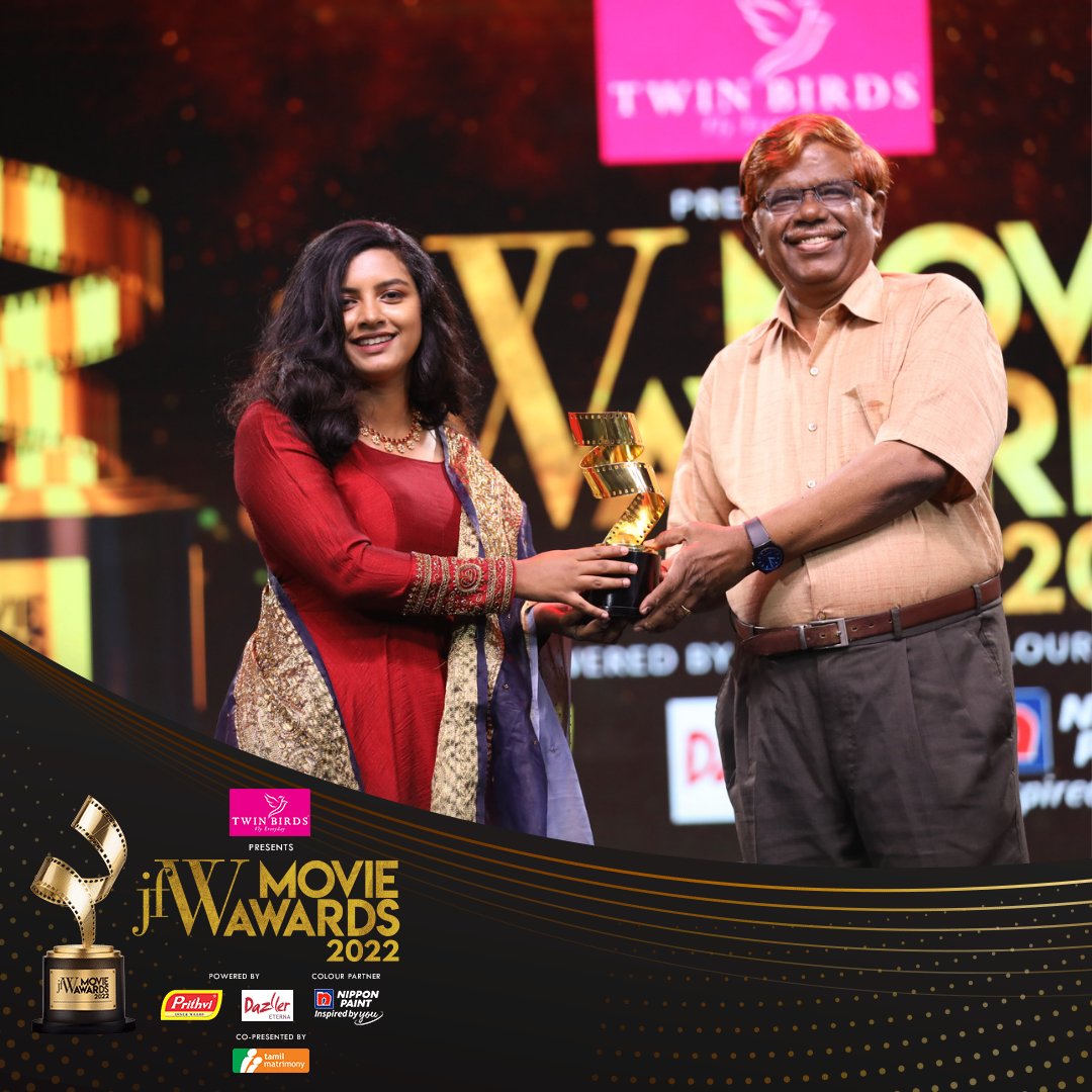 The award for the Best Actress- Lead Role category was won by @jose_lijomol

She was presented the award by Justice Chandru. ❤️

#jfwmovieawards #jfwmovieawards2022 #lijomoljose #justicechandru #explorepage #explore #instagram #instagrampost #jfw #jfwdigital