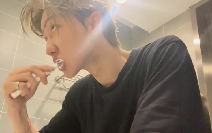 THE8SPACE's tweet photo. barefaced minghao >>>> https://t.co/7uJk4wGJ70