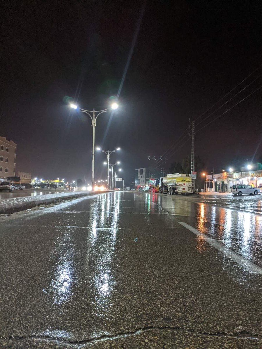 توكَّل على اللهِ مثلَ الطيورِ
وسبِّح كما تفعلُ الكائناتْ!

معَ الصُّبحِ تغدو خِماصًا تُغنِّي
تروحُ بِطانًا معَ الأمسِياتْ!

صباحكم سعيد 🌹