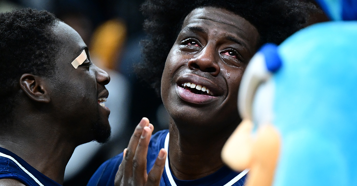 𝙋𝙧𝙤𝙪𝙙 𝙖𝙨 𝙖 🦚

<a href="/PeacocksMBB/">Saint Peter's Men's Basketball</a> #MarchMadness Second Round photo gallery ➡️ bit.ly/3Jpfc4o

📸: <a href="/MattKryger/">Matt Kryger</a>
