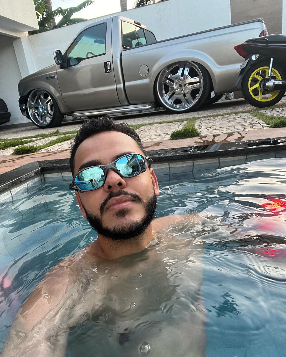 EstiloDUB's tweet photo. Hoje nós é empreendedor, pra varias boca fruto de sustendo. Esforço e talento, isso aqui nós tem de sobra, dobra a disposição, muita marcha e mão na obra 🎶 https://t.co/rdP4kryf5P