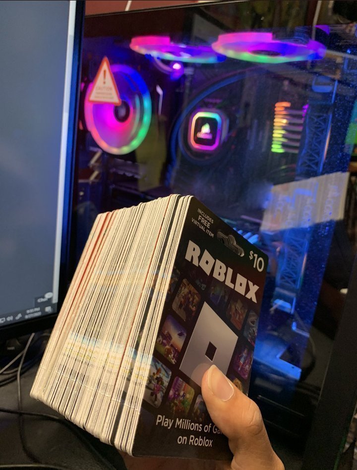 m4ccxs's tweet photo. THIS IS NOT A JOKE! Everyone who RETWEETS this tweet will get a ROBUX GIFTCARD! MANY STILL LEFT! ❤️ (Must Follow) - ENDS IN 3 DAYS! #Roblox #RobloxDev #RobloxGFX #robloxgiveaways #robux #robuxgiveaway https://t.co/lgEnv2Jfwf