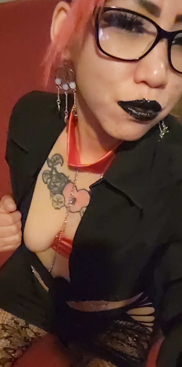 fromashes92's tweet photo. What kind if vibe am I giving you 😘❌️❌️❌️🔞
https://t.co/wHUUb9xBiV https://t.co/fViUoDIIlB