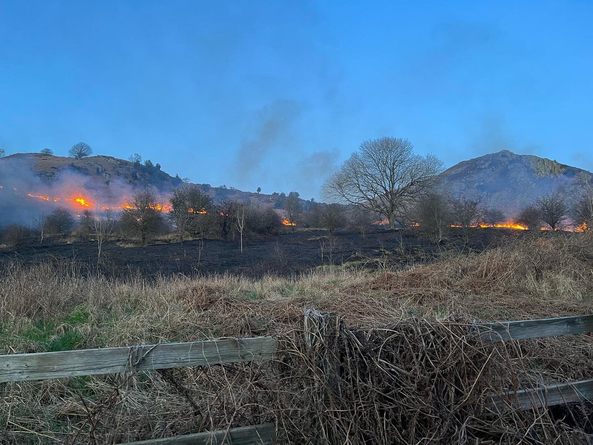Fire_Kendal's tweet photo. 1 of 2
A busy evening for Blue watch Kendal along with multiple crews from across the south of the county including specialist wildfire units. Walney’s JICU providing command support along with Cumbria police closing the A590 for a short while. https://t.co/IxPV7CS75r