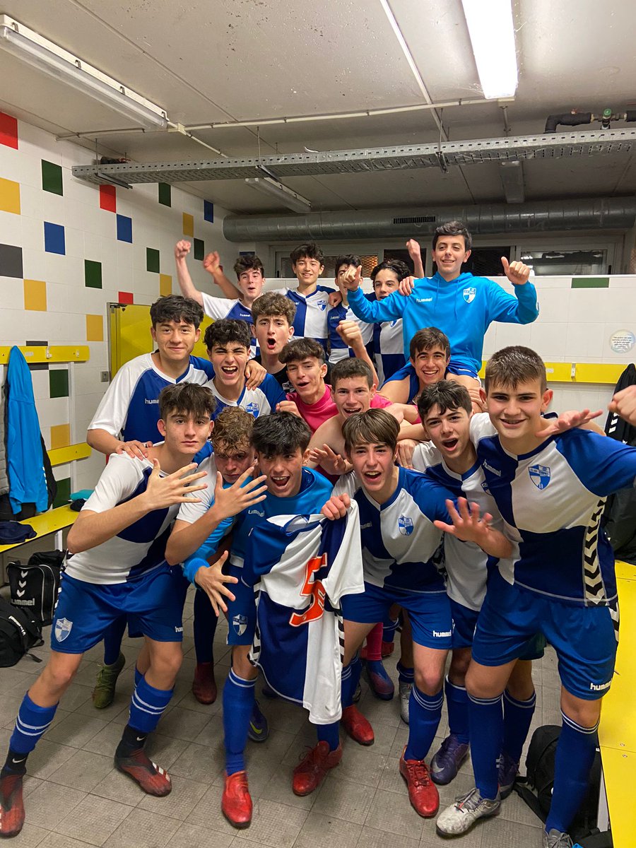 dacajuz's tweet photo. EQUIPO ESPECTACULAR!!!
 Fútbol + equipo + resultados = DIVISIÓN de HONOR CADETE.  @CDECantera https://t.co/9ooMUY3TqY