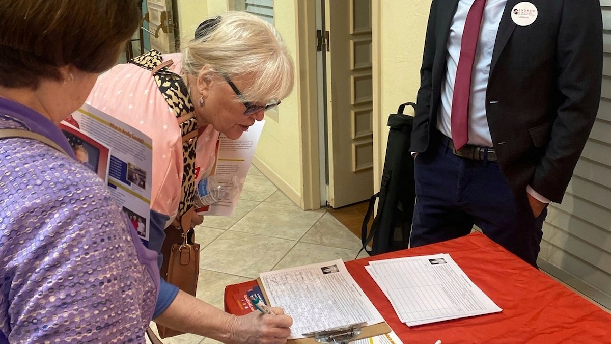 james4az's tweet photo. "What you need is somone with experience in that office, not someone learning on the job."
-@GouldforAG
The #AGforum was packed! Thank you Sun City Grand Republicans and everyone who signed the petition and volunteer forms!
#AGforAG #2022Elections https://t.co/iPv5P57Tds