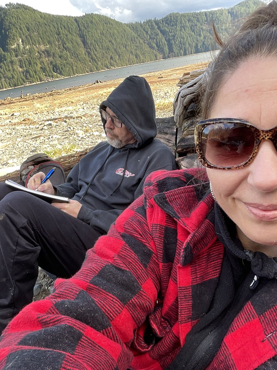 StarrFactor_'s tweet image. We are creating magic at #DEVILSLAKE in Mission BC - We love this spot, but it sure looks different after the Floods happened. He finished a poem to “Paprika The Witch” ~ “I am Honest” character ❤️ We are getting closer. Nature to nurture ! #Creativenative