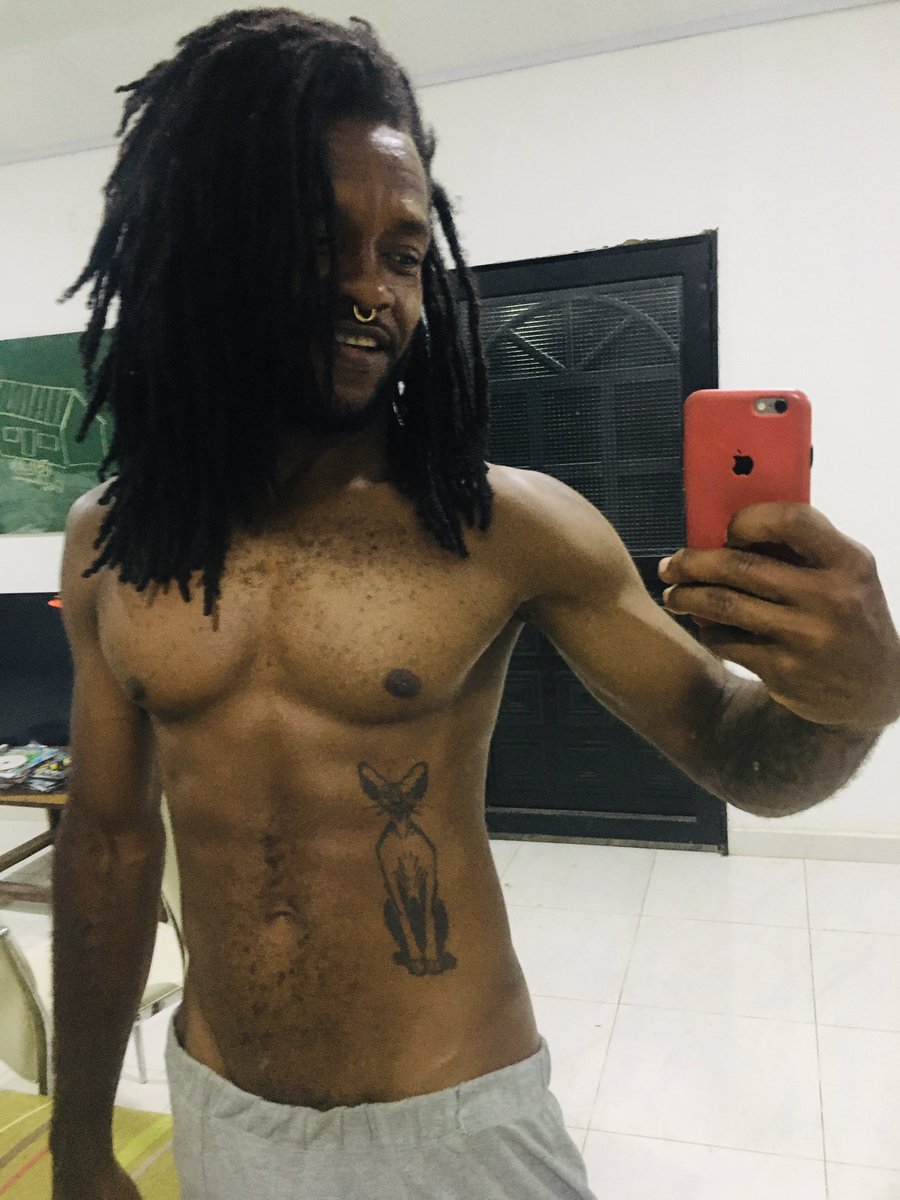 Kunta_blackk's tweet photo. #Webcam https://t.co/Ebqc9Dtyac