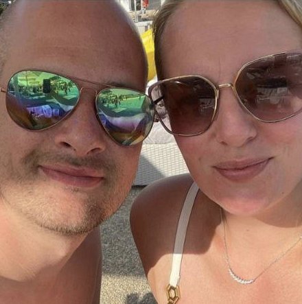 The #NFT space should know about this. The main people behind <a href="/Strong_Ape_Club/">Strong Ape Club</a>, <a href="/MonkeySociety_/">Monkey Society 🍌</a>,  and 20+ rugged projects ($millions made) have been exposed. Rugging is a crime. These "self-made millionaires" should be punished.
Vasco Rouw &amp; Tamara Weeda

medium.com/@apenheimer/va…