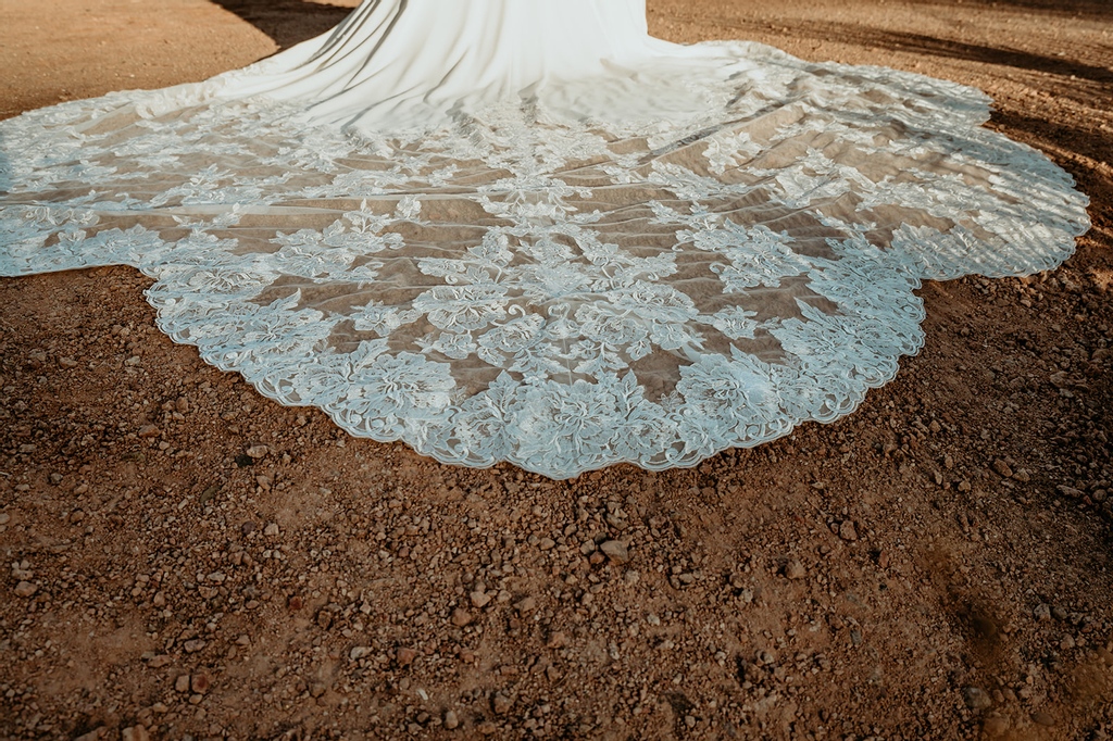 strutbridal's tweet photo. "On her wedding day a women should be certain that she has found a dress that makes her feel confident and above all else, beautiful." -Carolina Herrera π
#alineweddingdress #springweddingdress #springweddingvenue #azbride #azwedding #azbridal #azbridalshopping #azbrides https://t.co/gUSQamTYM8