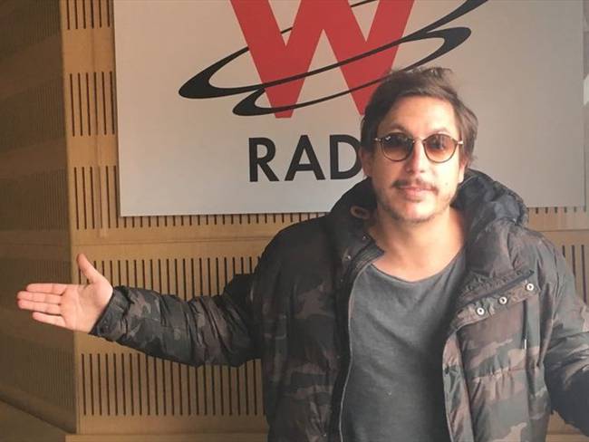WRadioColombia's tweet photo. #Tendencias I Alejandro Riaño (@AlejandroRia) anunció que donará dinero a los emprendedores que perdieron por el Jamming. → https://t.co/qZnWjjORys https://t.co/3F3QqQiYsg