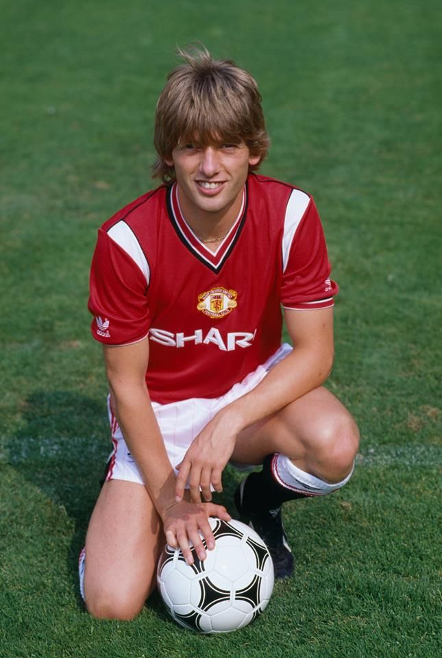 One Norman Whiteside tweet media