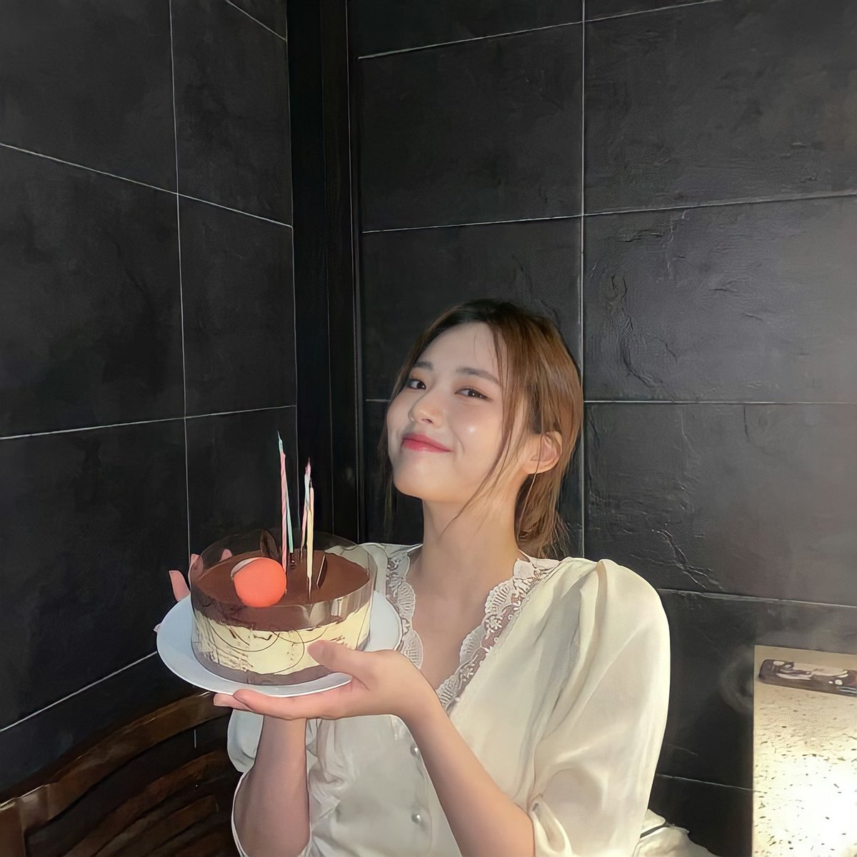 fromistay_9's tweet photo. Happy Birthday to our Megan, enjoy your special day today and stay healthy, safe always. We love you so much ❤️🍀🎉

#HAPPY_JIWON_DAY
#지원이생일_두팔로_안아줄래 https://t.co/WhwkBkRqkH