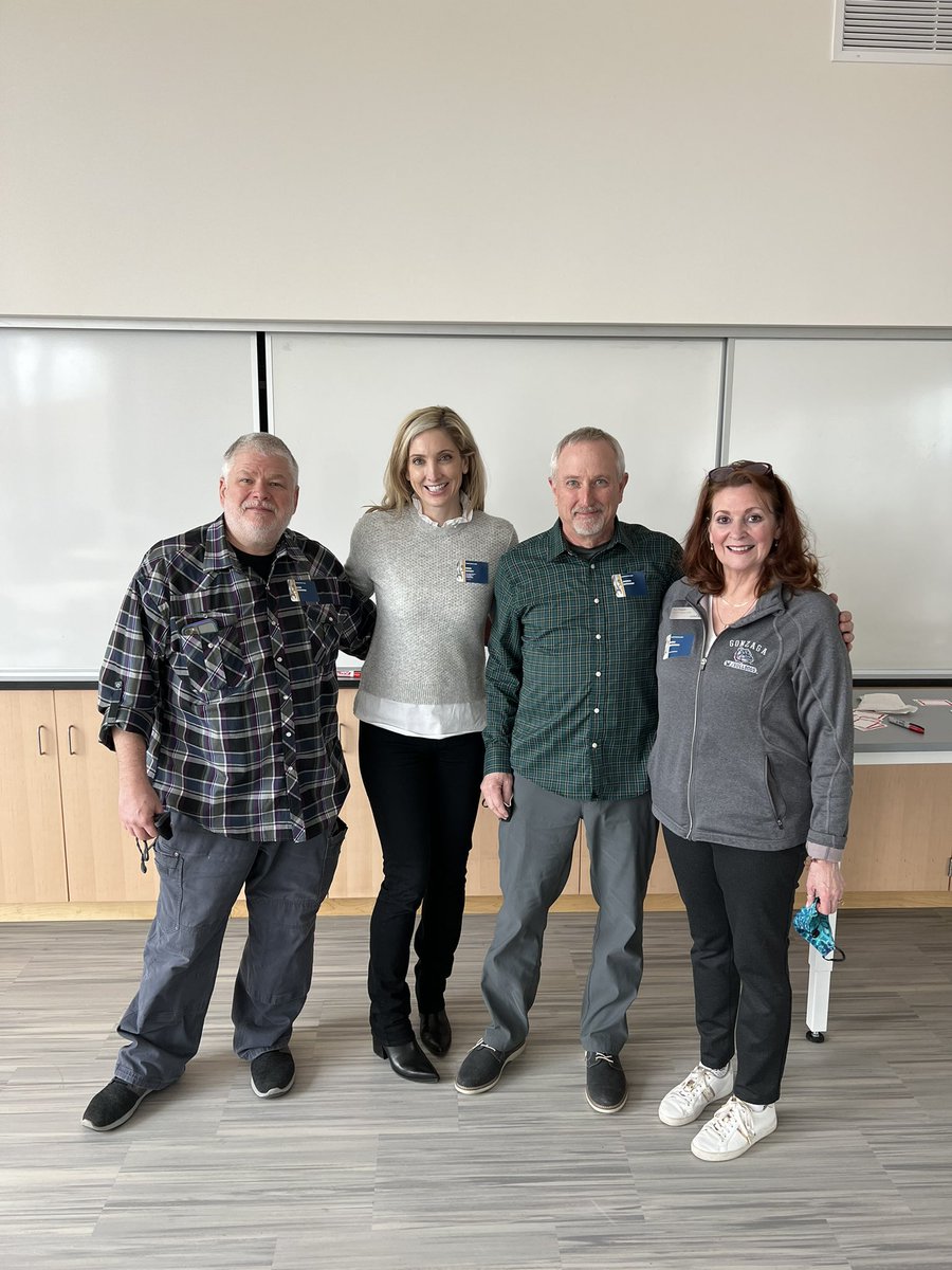 ErinRaney's tweet photo. Future is bright 🤩 for these SEAS @GonzagaU students! SO IMPRESSED with their presentations and enjoyed participating in Innovation Saturday! #GoZags #ZagOn https://t.co/cFUJYQKZ48