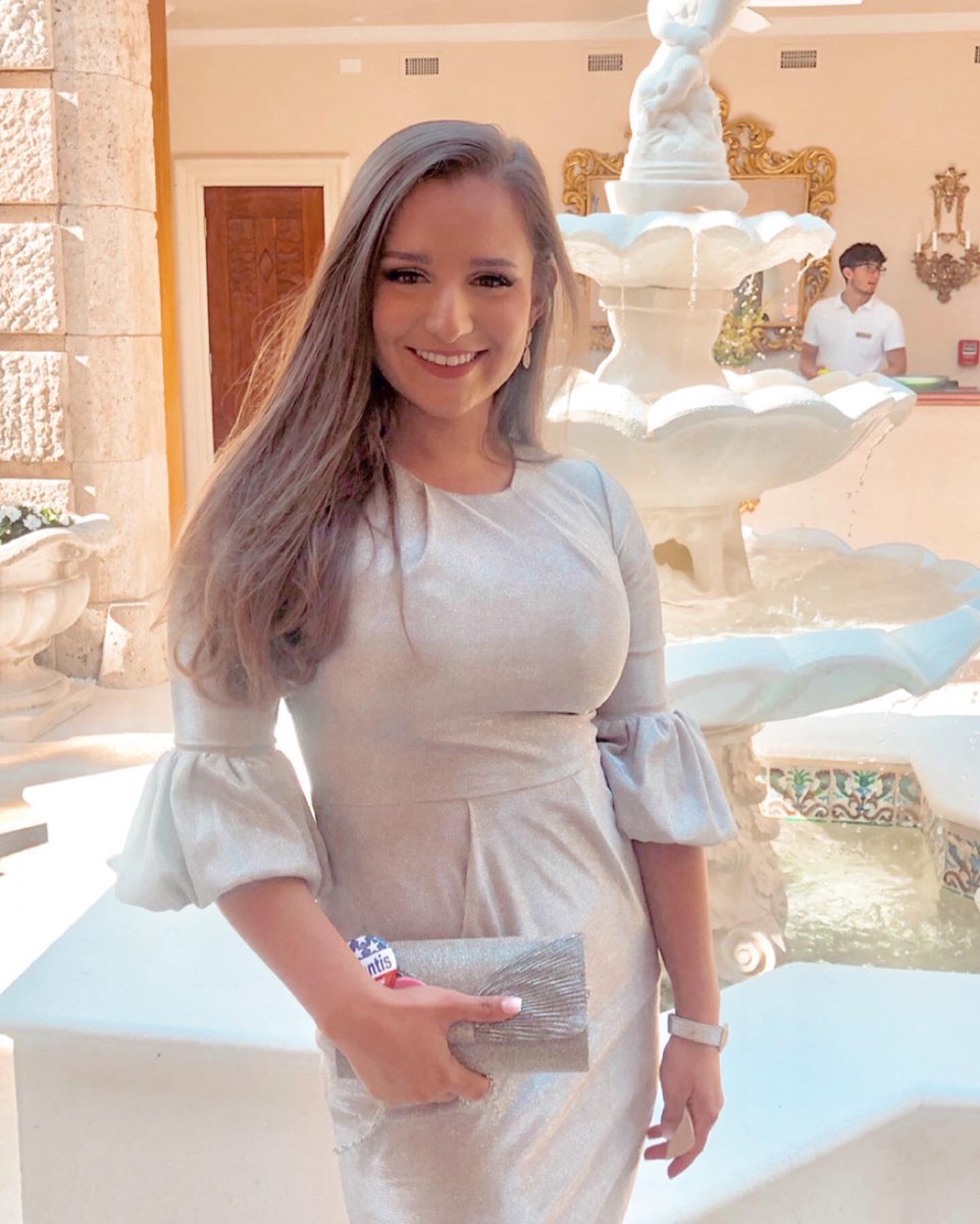 Alexa_Amor_'s tweet photo. ✨Lincoln Day Dinner vibezz✨ https://t.co/MpseAeCjeu