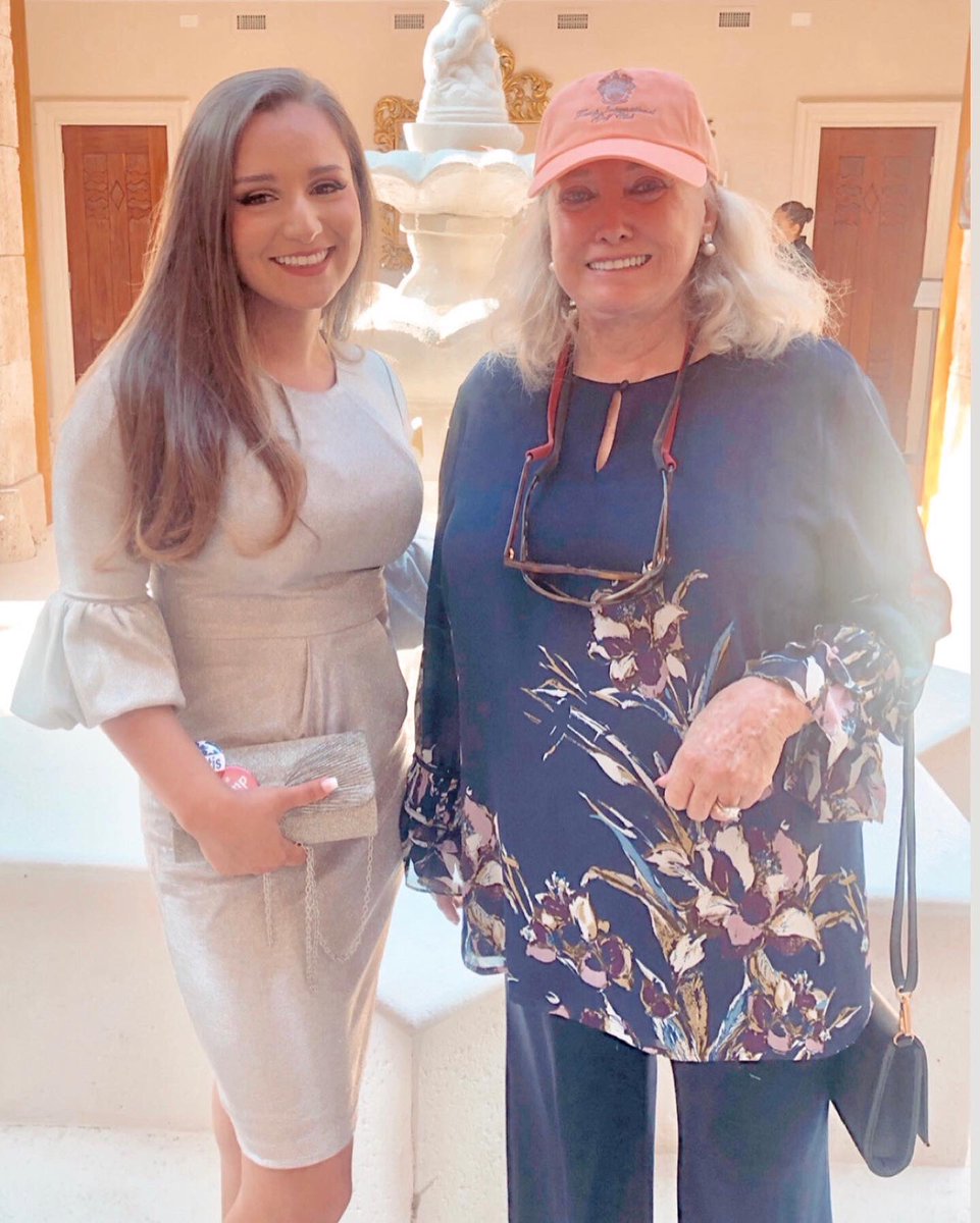 Alexa_Amor_'s tweet photo. ✨Lincoln Day Dinner vibezz✨ https://t.co/MpseAeCjeu