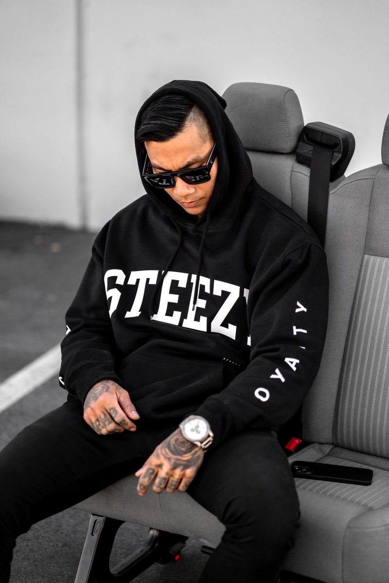 imbryanvee's tweet photo. Just a lil sneak peek at what my boy @randall_pich and I are cooking up. Nobody is gonna do NFT apparel like we’re about to do it. Fuck that. No ceiling on this STEEZY shit. LFG @steezyapegang #LVFT #TOPTHREADS #STEEZY #SAG 💎🚀🔥 https://t.co/Nul9Wwe0T3