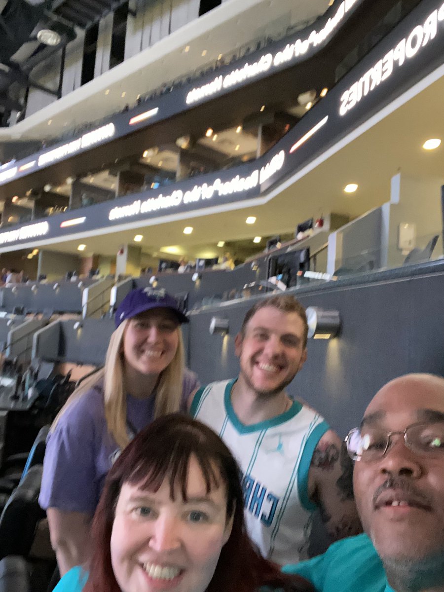 jaynnc2000's tweet photo. @hornets https://t.co/8wjx2Vj0DU