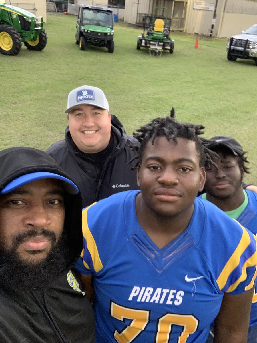 CoachGGrady's tweet photo. Day 2-Rodeo at The Beach! These Pirates are out in the community volunteering! Congrats to Mr. Hatcher for winning the competition tonight! Thank you Pirates: @YBKQUAN70 @Big_Red650 Dontae Hunter, Jordan Jimerson, Johnny Hippard, &amp; Chance Daughtery! 🟦🟨☠️⚓️🏴‍☠️ https://t.co/Ezmbj3N4hL