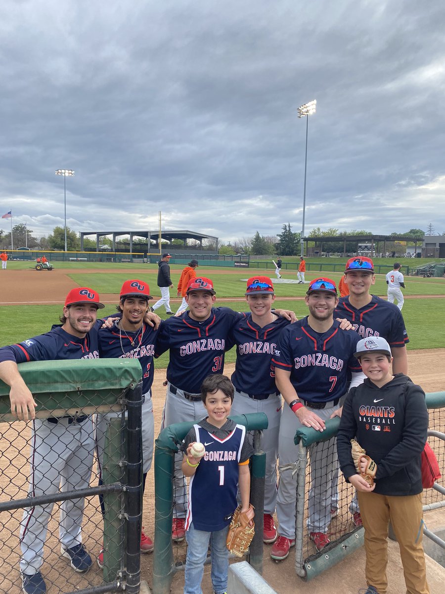 rlipari3's tweet photo. @ZagBaseball we are so excited you came to Stockton!!! https://t.co/k4Sievl3F8