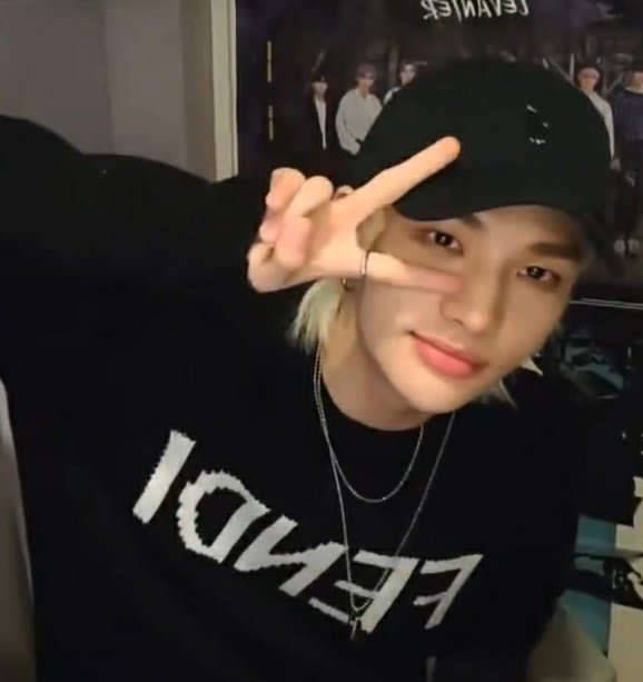 Stay53102618's tweet photo. Eres el mejor, por favor cuídate y mantén un buena salud, Te amo muchisisisisimooooooo
#Lovehyujin
HYUNJIN 23RD CANVAS
#따스한_현진이의_23번째_봄 
#FieryDancerHyunjin 
#HappyHyunjinDay 
#LovestayHYUNJINDay https://t.co/PrJg8xahdA