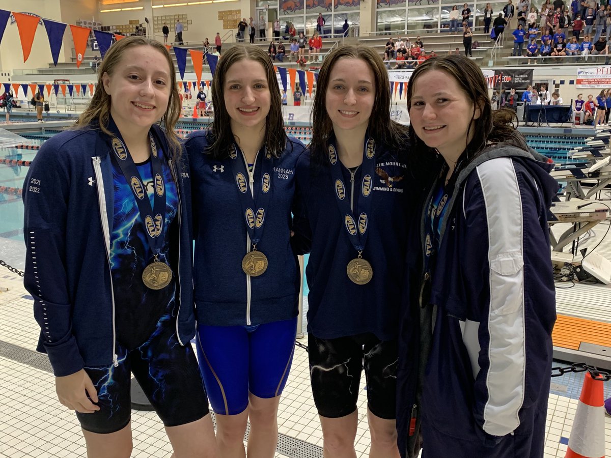 Pubsportsboss's tweet photo. Blue Mountain 400 free relay team of Victoria Ellex, Hannah Magdeburg, Morgan Yuengling and Katherine Sarnes show off their sixth-place medals after breaking the school and area records in 3:38.02. ⁦@BMSDAthletics⁩ https://t.co/5fBuxwE1g6