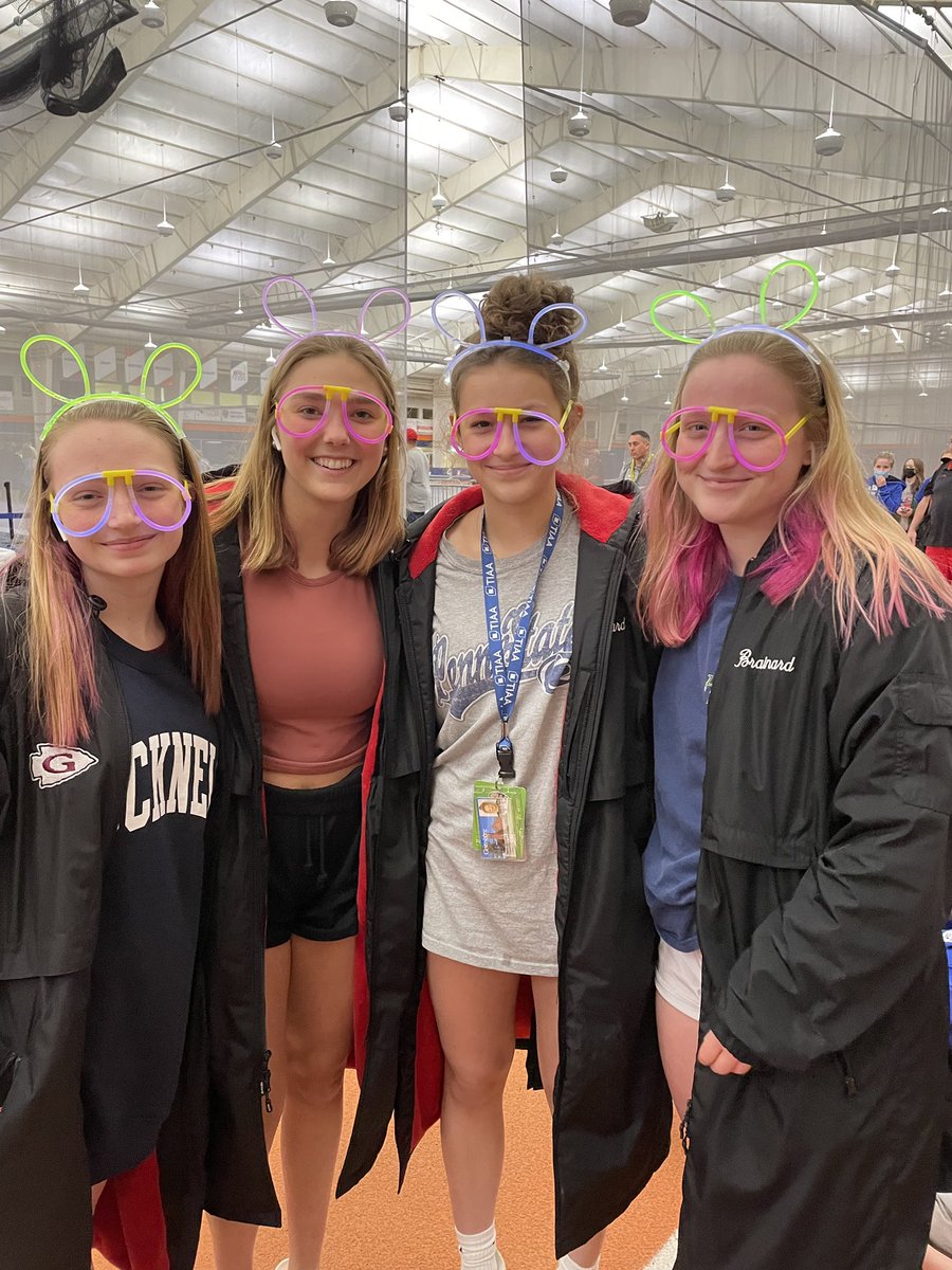 gburgswim's tweet photo. Congratulations to Hannah Brainard for completing her high school career with an all time PR in the 100 free. We are so proud and wish her the best of luck as she continues her swimming career at Canisius College. Congrats on your 7th place medal!!!🏅we’ll miss you🥰 https://t.co/d2h5HuSlEW