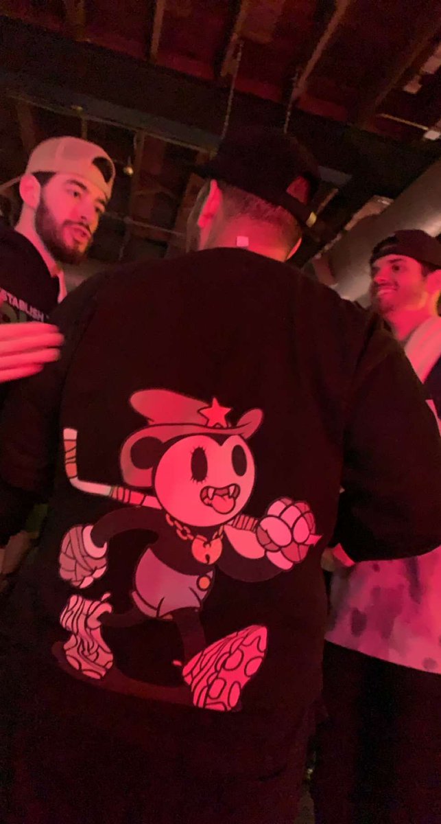 zaneology's tweet photo. ALL BULLISH @Cryptoon_Goonz x @smilesss party

#sxsw #SXSW2022  #ZANEatSXSW https://t.co/dGn5Bc5p8l