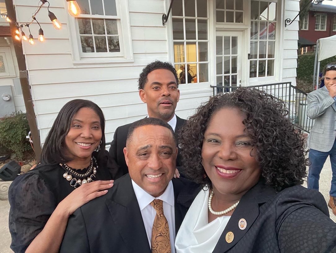 DeeBoydBroker's tweet photo. The 2022 Louisiana Legislative Regular Session underway. The @lablackcaucus is up for the task. This was our Welcome Reception. We are championing and fighting for EQUALITY for all.
#staterepdelishaboyd #delishadelivers #legislators #BlackCaucus #RegularSession https://t.co/NQDSUDXYbN