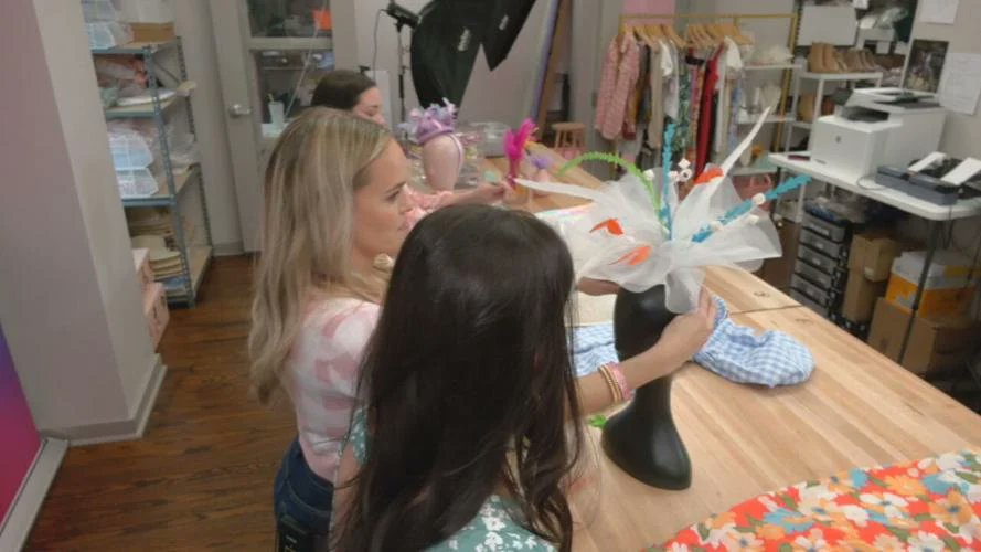 WDRBNews's tweet photo. Louisville online boutique using warehouse ahead of Derby preps: https://t.co/oyErUsalol l @JSchipperWDRB https://t.co/MIHoVuiZya