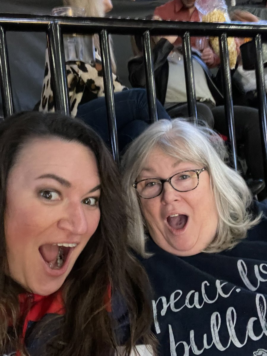 ashleymancheni's tweet photo. We’re so excited! #mmselfie #ncaa #MarchMadness  #gogonzaga #gozags #peacelovebulldogs #spokane https://t.co/tzB1moHvGz