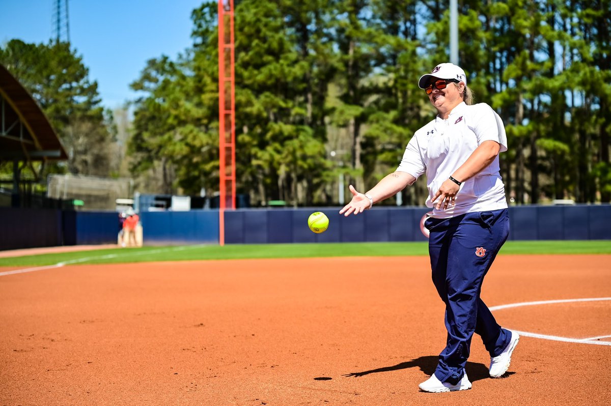 AuburnSoftball's tweet photo. The 🐐 threw out today’s ceremonial first pitch 😎

Congratulations @Emily5Car for your much deserved induction into the Tiger Trail of Auburn!

#WarEagle https://t.co/KUISwqZ0vk