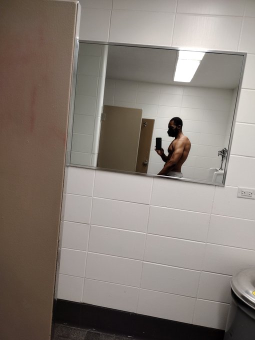 Yeah 🅿️🅿️🅿️ressure 🌬️💨🔥🤫 https://t.co/V5rinhJzS5